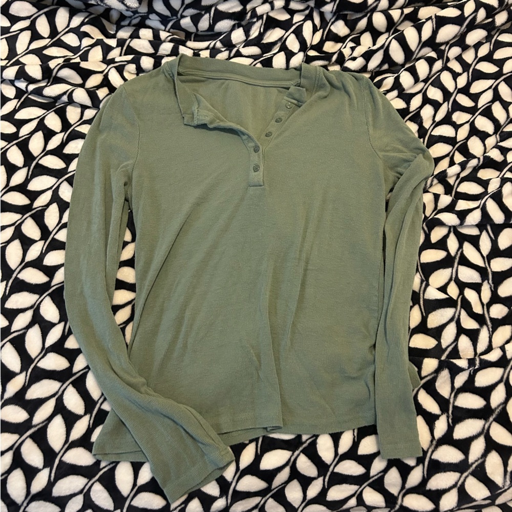 Women's Green Long Sleeve Top
